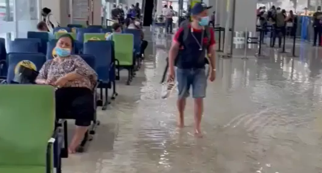 Videos e imágenes de la inundación en el aeropuerto de Montería.
