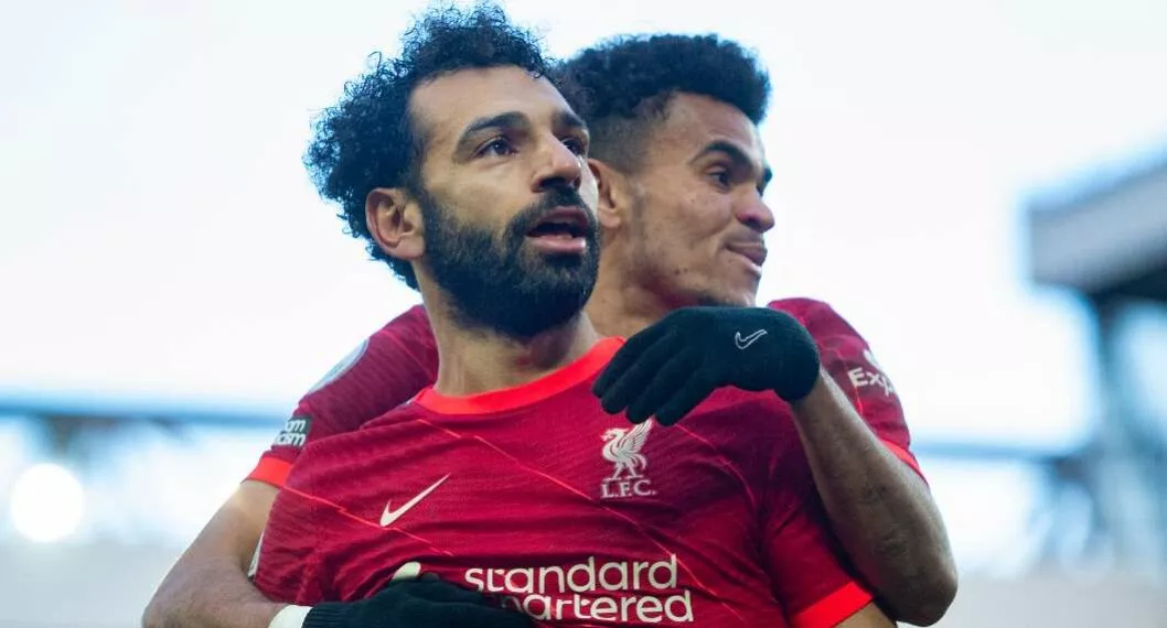Foto de Luis Díaz y Mohamed Salah en Liverpool, en nota de en qué estadísticas supera a Mohamed Salah en Europa.
