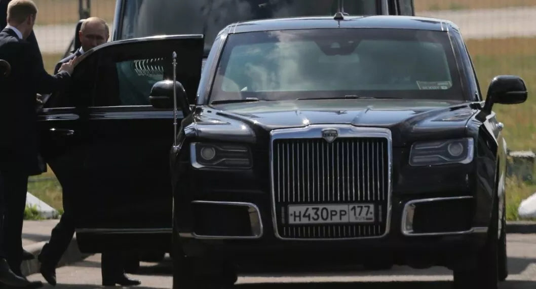 Vladimir Putin es un fanático de los autos lujosos, pero por estos días si quiere viajar por tierra solo podría usar su Aurus Senat L700.