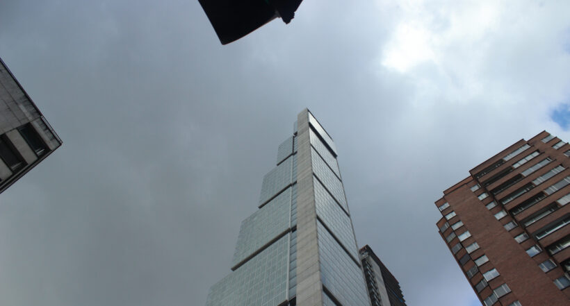 Venden el edificio BD Bogotá , el más alto de Bogotá y de Colombia.