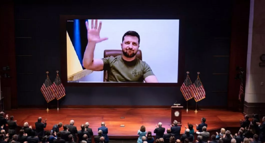 Presidente de Ucrania hace sentido llamado de ayuda a Estados Unidos