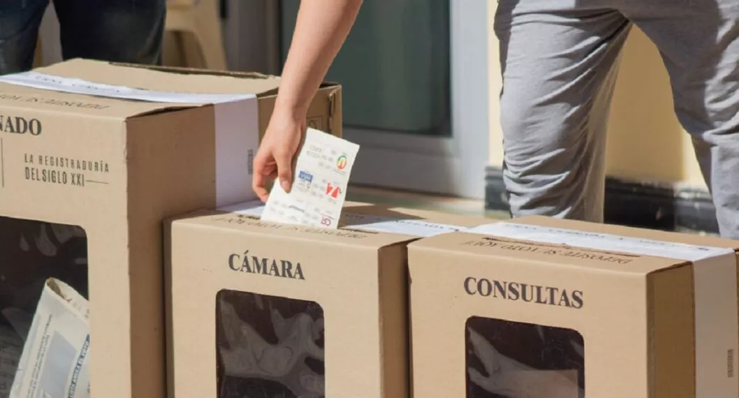 En Santander, joven botó el celular en bolsa de votos y lo recuperó