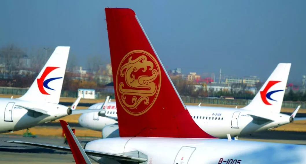 Imágenes de aviones, a propósito de los videos que muestran el accidente aéreo de este lunes en China