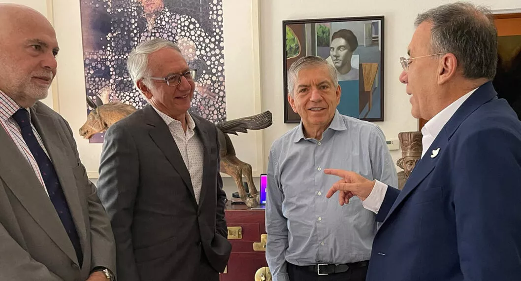César Gaviria, del Partido Liberal, se reunió con Federico Gutiérrez para evaluar si se va con él o con el Pacto Histórico.