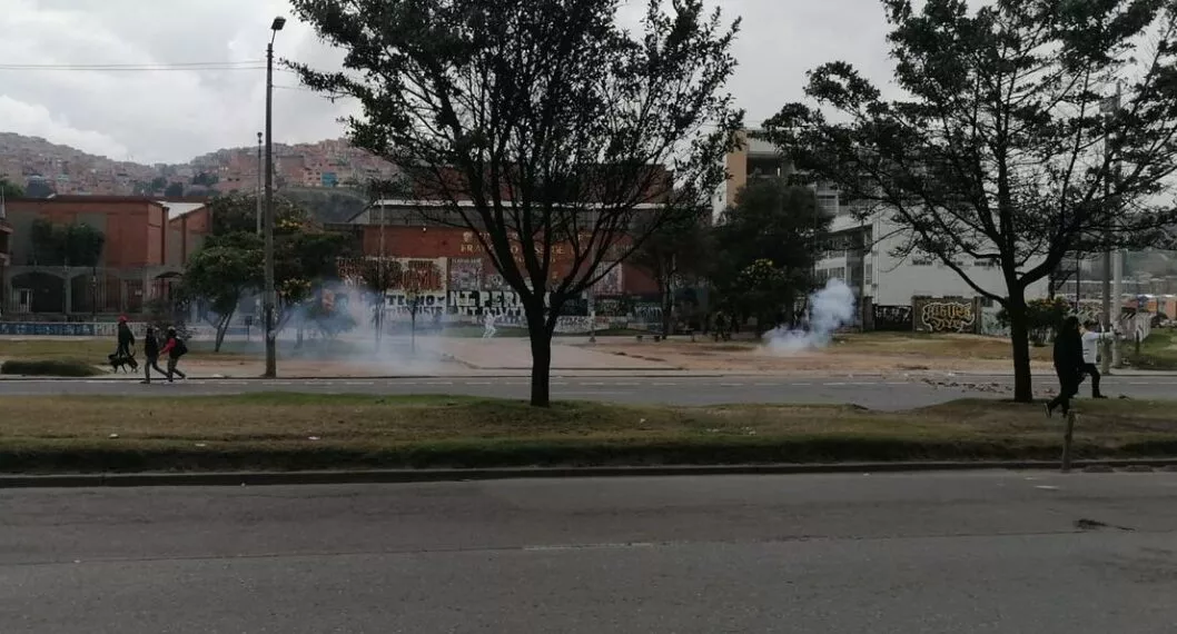 Disturbios en la Universidad Pedagógica afectan movilidad en Bogotá este jueves 31 de marzo.