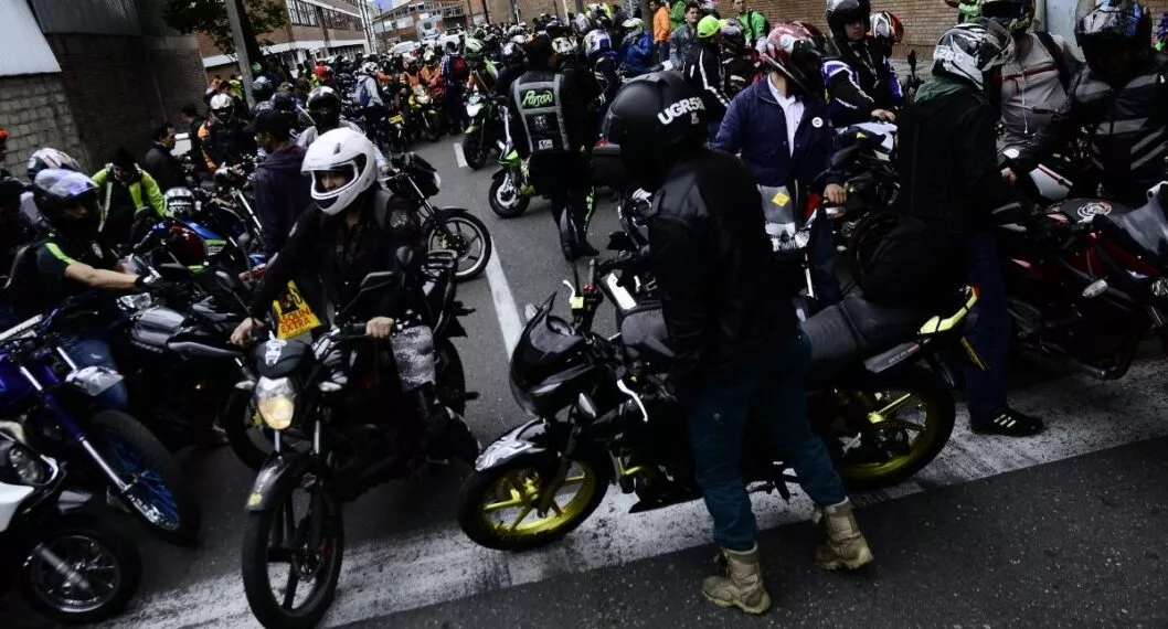 Grupos de motociclistas convocaron protestas para el próximo lunes por la restricción del parrillero para frenar la inseguridad en Bogotá. 