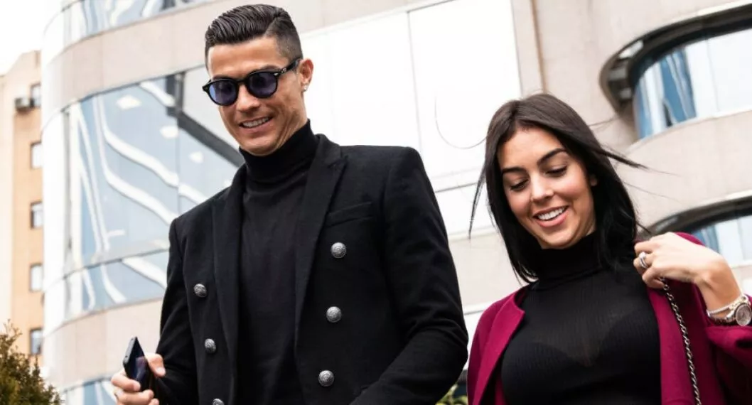 Cristiano Ronaldo le deposita más de 100 euros mensuales a Georgina Rodríguez por concepto de gastos y cuidado de los niños.