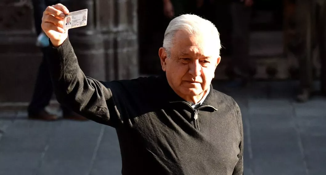 López Obrador (AMLO), presidente de México que anuló su voto en referendo revocatorio.