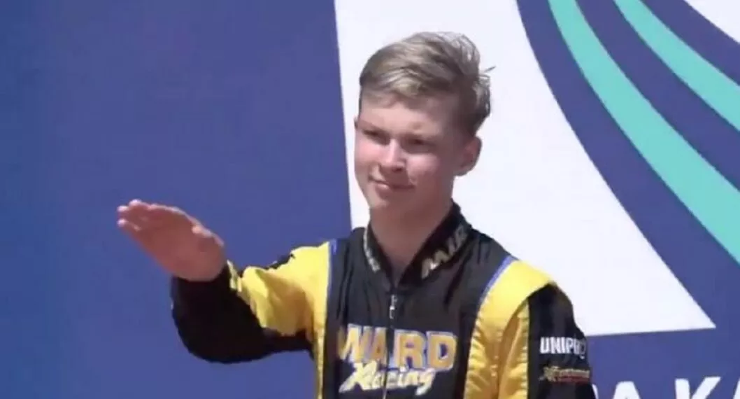 Video de piloto de Rusia que hizo saludo nazi durante un podio