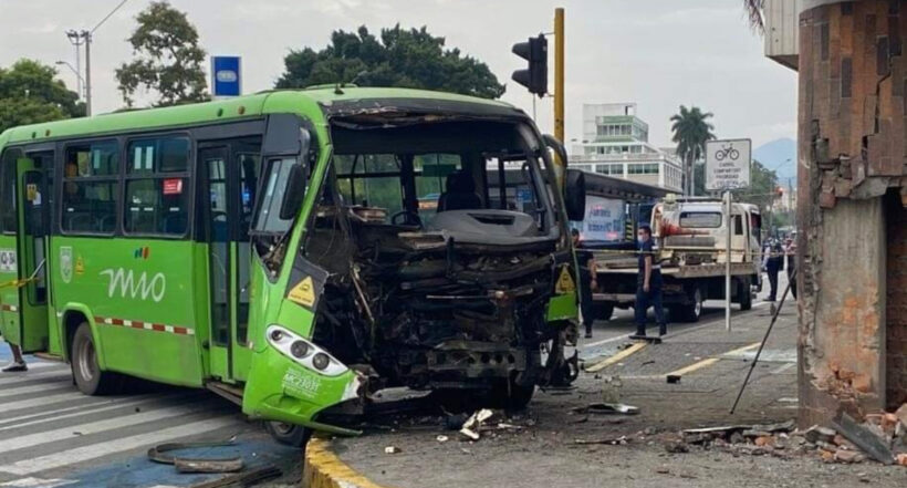 Bus del Mío, implicado en el accidente de Freddy Rincón.