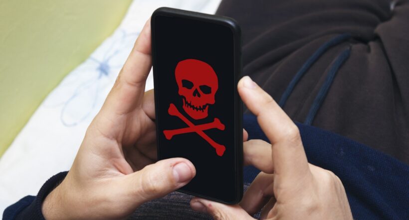 Nuevo malware puede robarle información cuando bloquea su celular.