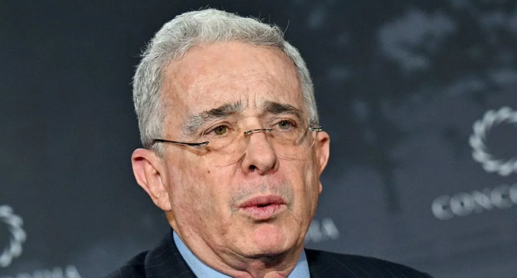 Álvaro Uribe habla de fallas en la Ley 100 que él mismo creó
