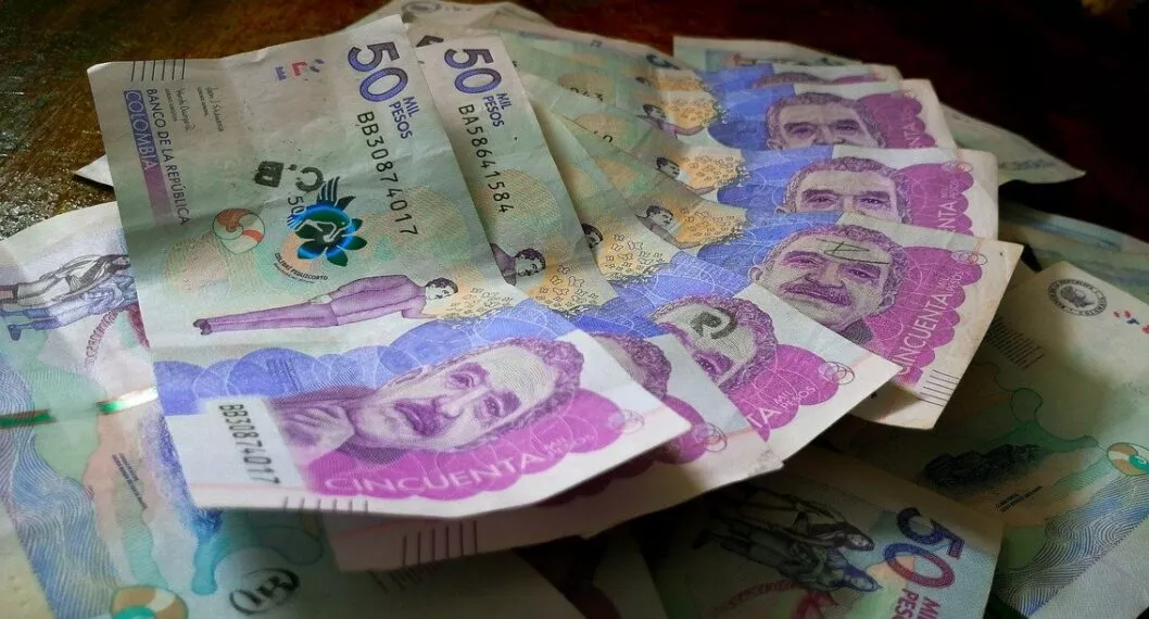 Dinero de Colombia ilustra nota sobre bancos y corresponsales donde pagar el impuesto predial en Bogotá
