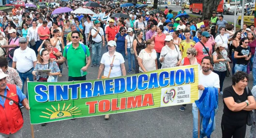 Los docentes de las instituciones educativas oficiales en Colombia, son seleccionados a través de concurso de méritos.