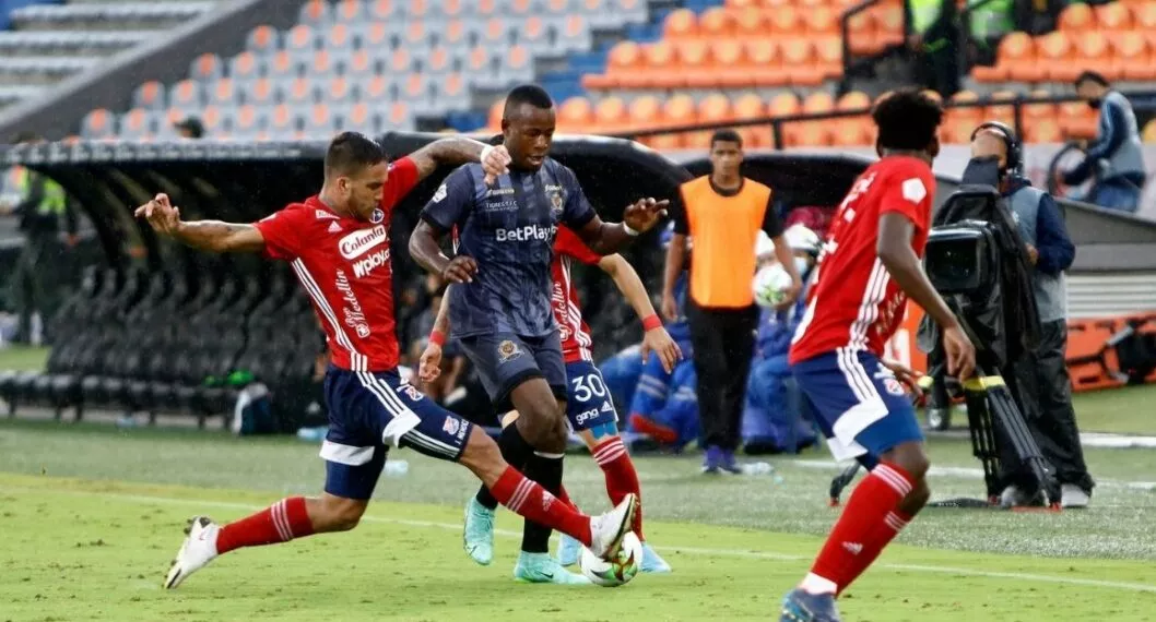 Imagen de los jugadores de Independiente Medellín le, que le ganó a Tigres y sacó ventaja en primer juego de Copa