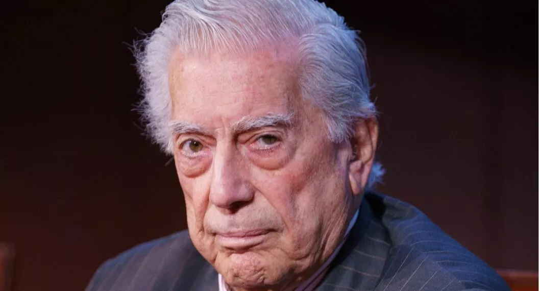 El nobel de literatura Mario Vargas Llosa, hospitalizado por COVID-19.