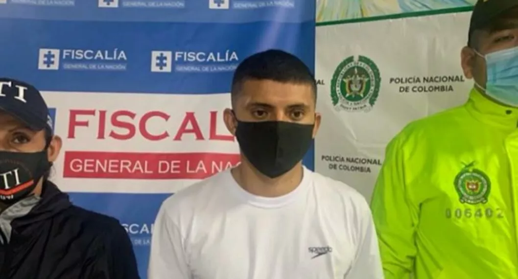 El detenido, que está vinculado a varios en el Tolima, fue recapturado cuando salía de la cárcel de La Dorada por vencimiento de términos en un proceso por terrorismo.