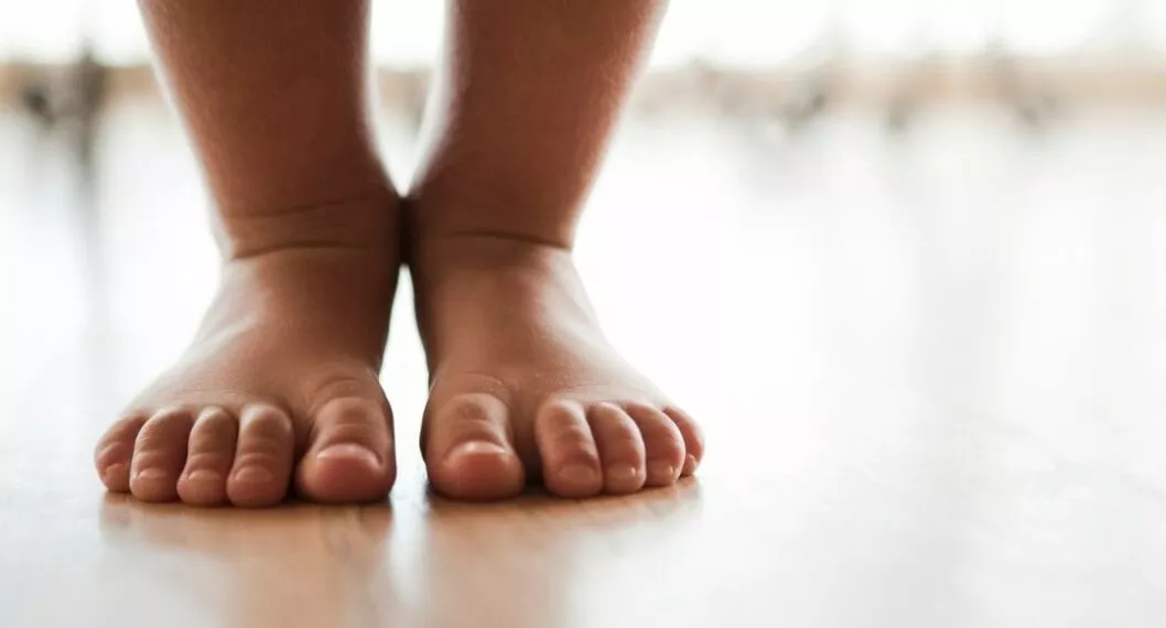 Imagen de uno pies de niño a propósito de que en Barrancabermeja un menor fue encontrado sin vida en raras condiciones