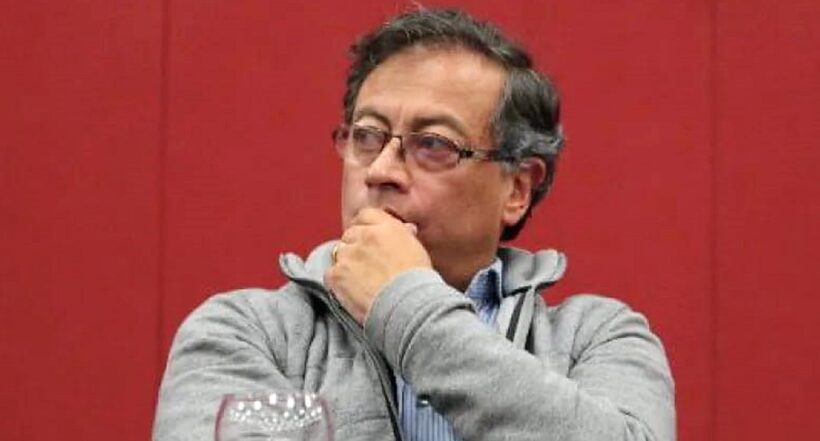 Gustavo Petro, que quedó aburrido con César Gaviria por apoyo liberal a ‘Fico’ Gutiérrez.
