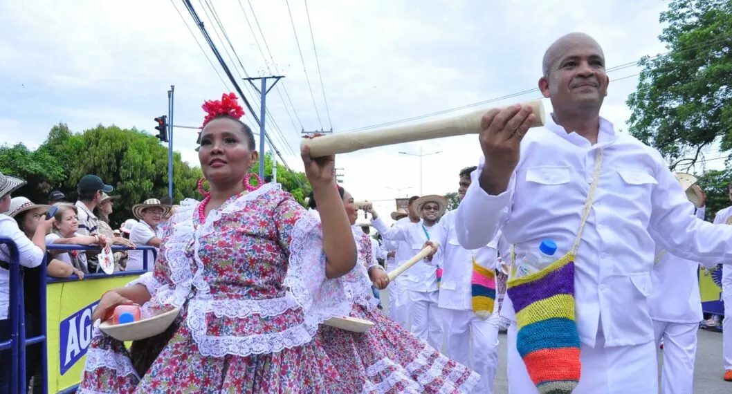 Desfile de piloneras engalanó las calles de Valledupar 