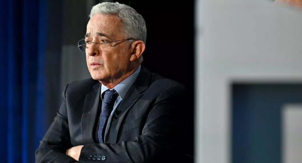 Álvaro Uribe anunció que emitirá un pronunciamiento sobre la decisión de la juez Carmen Ortíz de no precluir su caso por presunta manipulación a testigos.