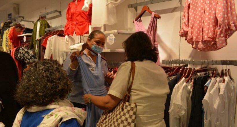 En el trimestre enero - marzo 2022 el 35,7% de los ibaguereños afirmó que comparado con la situación económica de hace un año tienen igual posibilidades de comprar ropa, zapatos, alimentos, etc.
