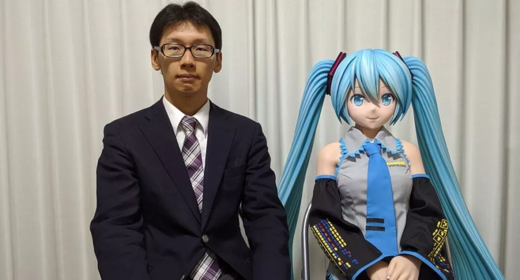 Akihiko Kondo, a propósito de su matrimonio con un holograma.