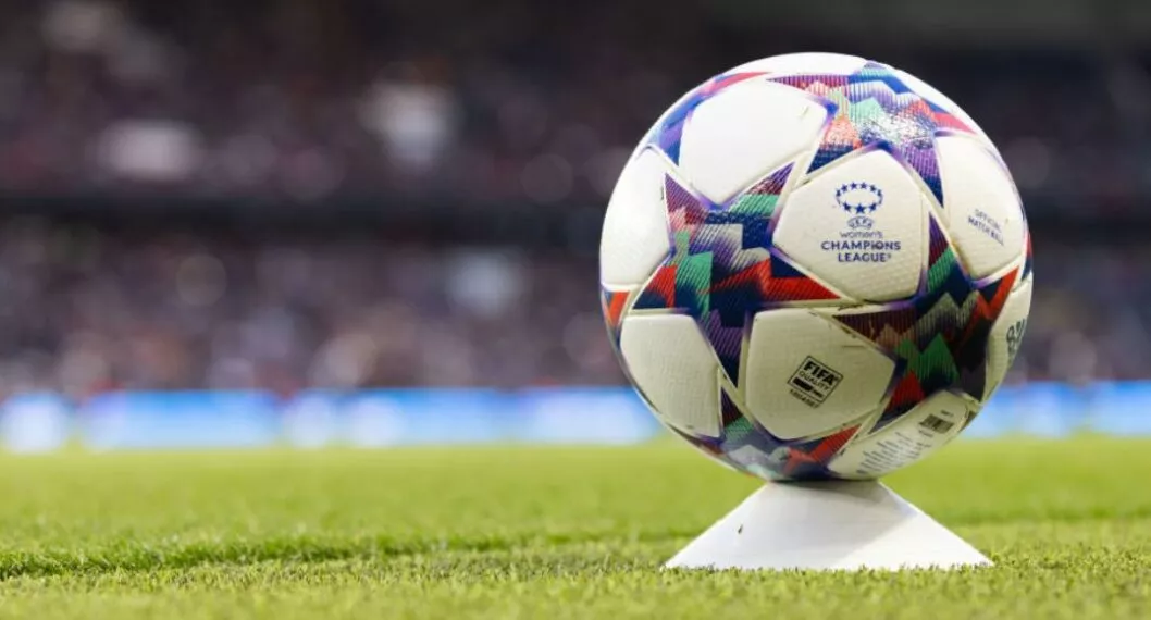 Imagen del un balón a propósito de los partidos de esta semana en Champios, Copa Libertadores y Copa Sudamericana