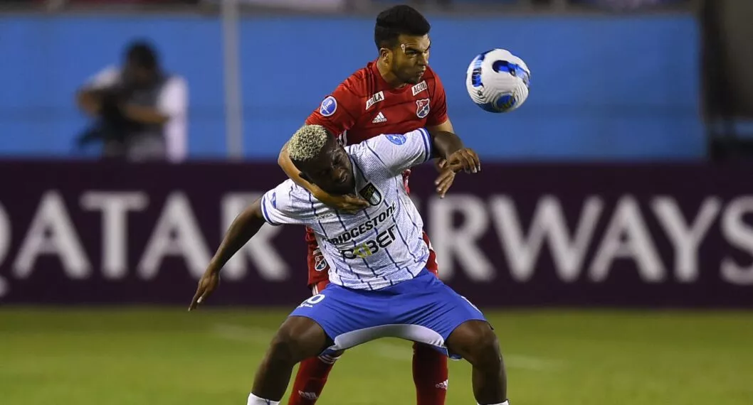 Imagen de los jugadores de Independiente Medellín, debido a que sus hinchas agredieron a arquero rival en Copa Sudamericana