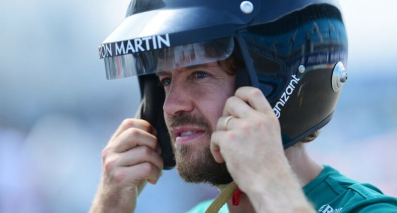 Sebastian Vettel, de la Formula 1, llegó al paddock del Gran Premio de Miami con su ropa interior por encima de su traje en señal de protesta contra FIA. 