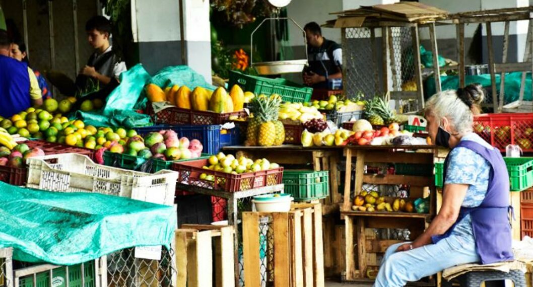 Los ibaguereños dicen que el mercado de plaza subió entre un 30 y 40 %.