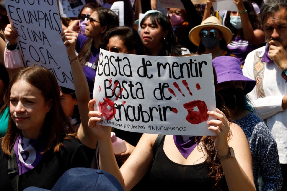 Manifestantes en todo México pidieron transparencia con la investigación sobre el crimen de Debanhi Escobar.
