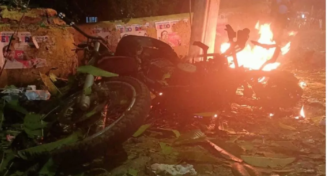 Así quedó la moto bomba que explotó el jueves 12 de mayo en Caloto, Cauca.