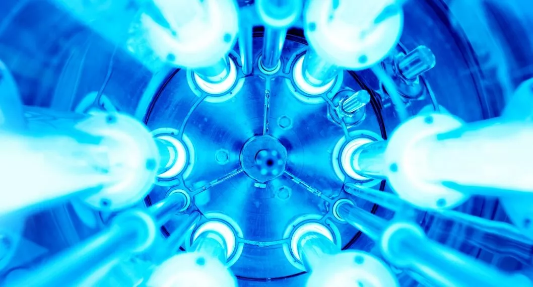 Esta luz ultravioleta, llamada Far UV-C, busca eliminar virus y bacterias sin ser dañinos para los seres humanos.