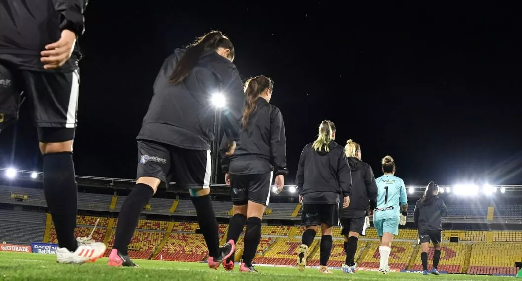 Brecha salarial en el fútbol femenino de Colombia