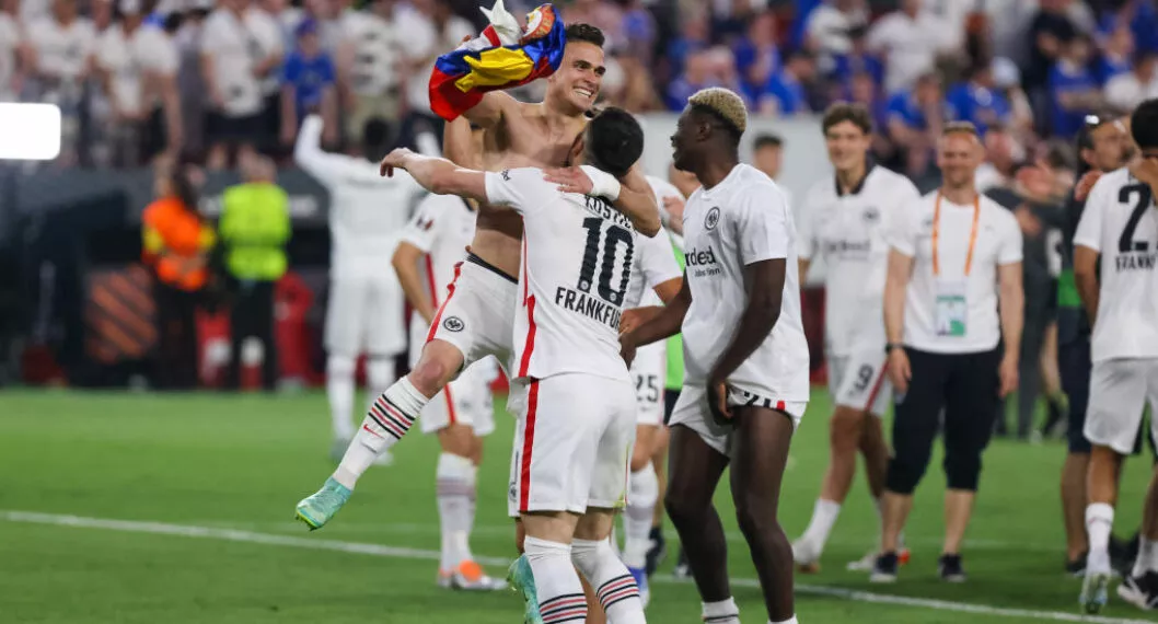 Imagen de la final de Europa League a propósito de cuánto dinero ganó Rafael Santos Borré con el título de su equipo