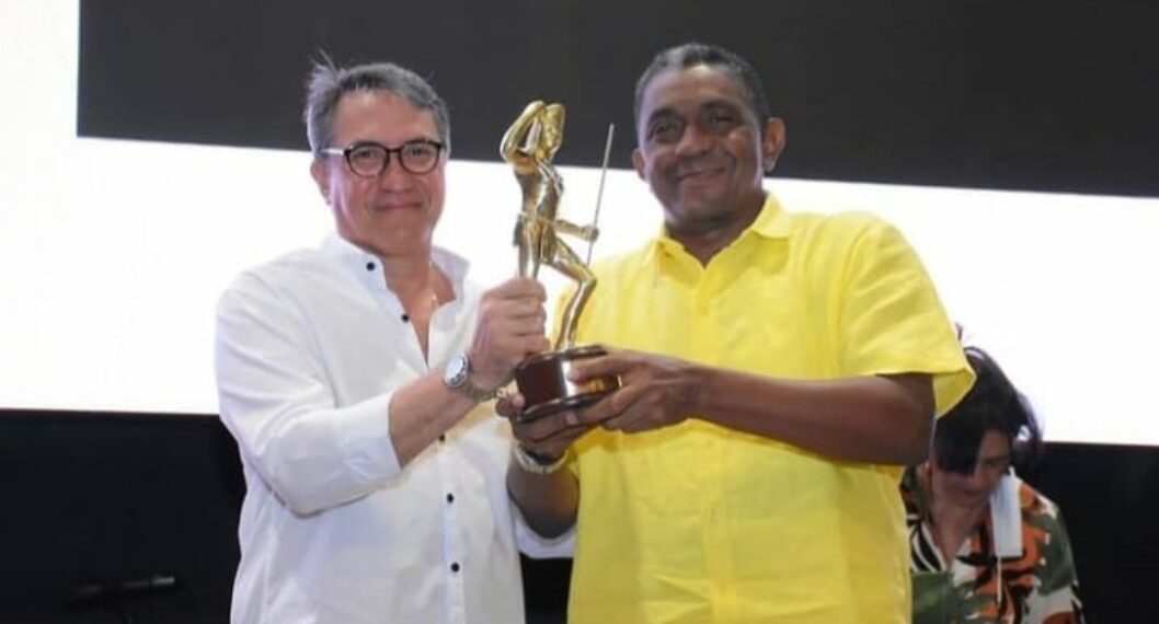 Ganadores del Festival Vallenato recibieron sus premios a punta de caja, guacharaca y acordeón