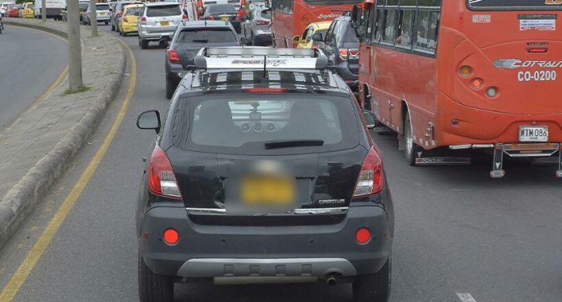 Imagen de una calle en Ibagué, a propósito que mujer denunció que una camioneta negra casi se roba a su hijo de 3 años