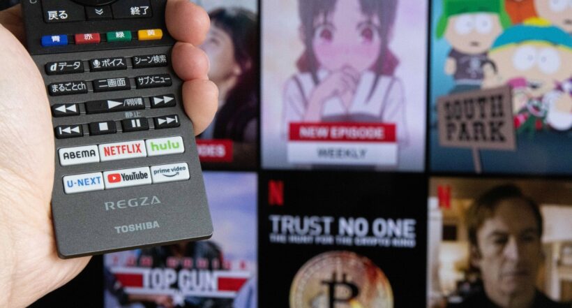 JAPAN - 2022/04/22: In this photo illustration, a Netflix button is on a smart television remote controller. (Photo Illustration by Stanislav Kogiku/SOPA Images/LightRocket via Getty Images)