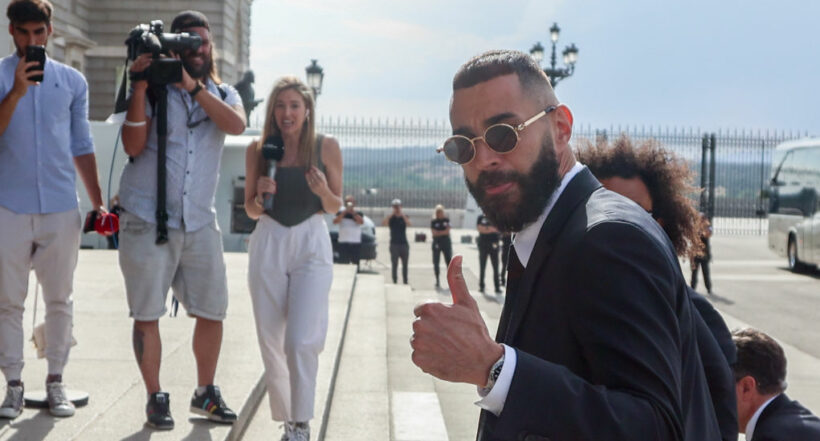 Imagen de Karim Benzema a propósito que Lionel Messi le dio el Balón de Oro a él y no a Kylian Mbappé