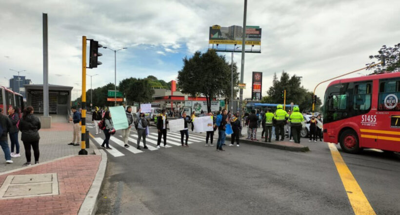 Protestas en Polo congestionan Transmilenio.