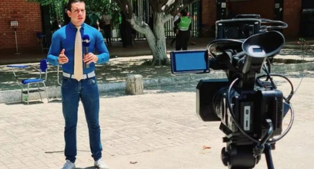 El periodista de Noticias Caracol Winton de Farias dio de qué hablar el día de las elecciones por vestir una camisa apretada.