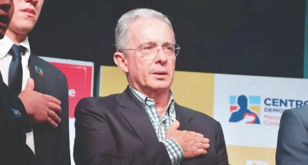 Álvaro Uribe se ha mantenido al margen de la discusión política luego del paso a segunda vuelta de Gustavo Petro y Rodolfo Hernández.