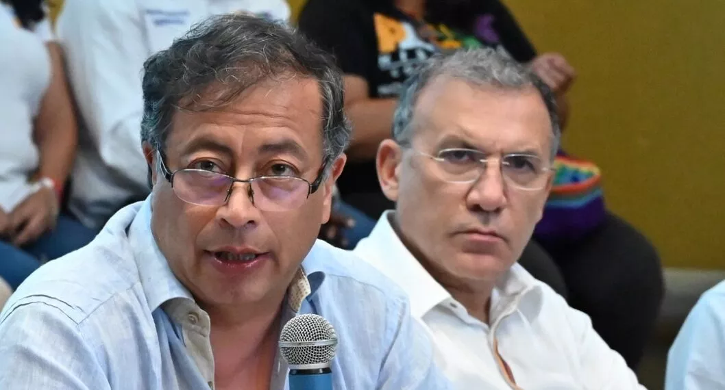 Gustavo Petro y Roy Barreras, senadores colombianos. 
