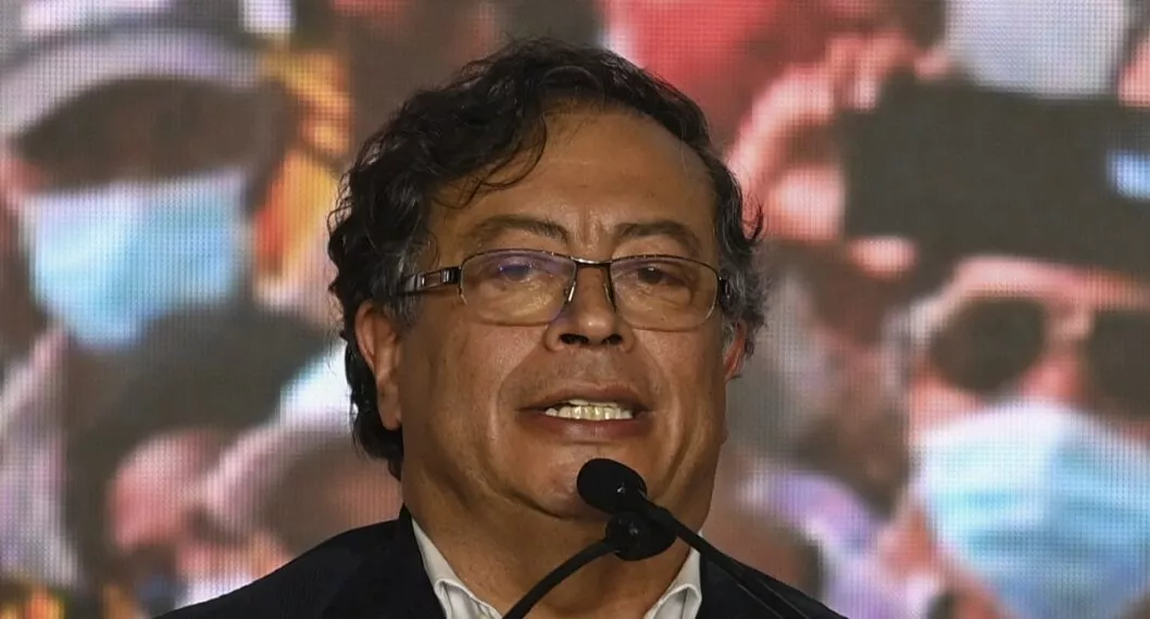 Gustavo Petro canceló entrevista en La FM de Luis Carlos Vélez