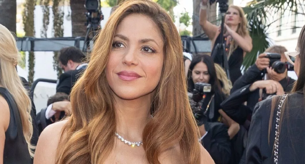 Shakira, en Festival de Cannes, ilustra quién es el otro novio que, dicen, le fue infiel, a propósito de su crisis con Gerard Piqué.