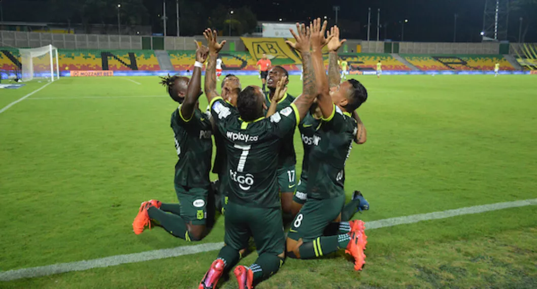 Imagen de los jugadores 'verdolagas' a propósito de Bucaramanga vs. Nacional, ya que el verde no gana en el Alfonso López desde 2020