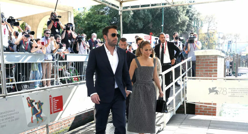 Imagen de Jennifer Lopez y Ben Affleck, ya que su mudan a mansión en Beverly Hills, California