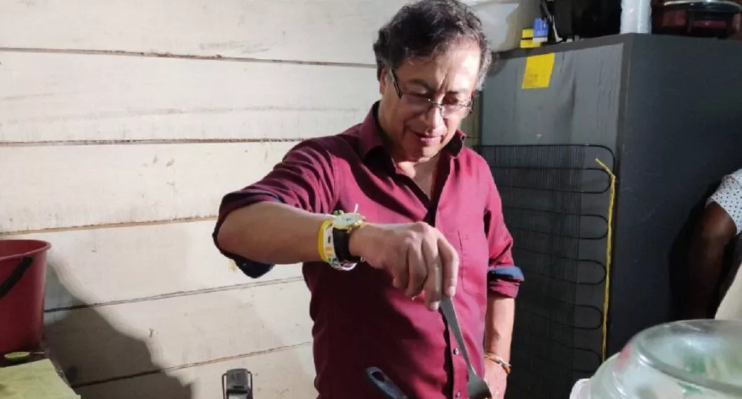 Gustavo Petro estaba cocinando en Chocó cuando salió video con Roy