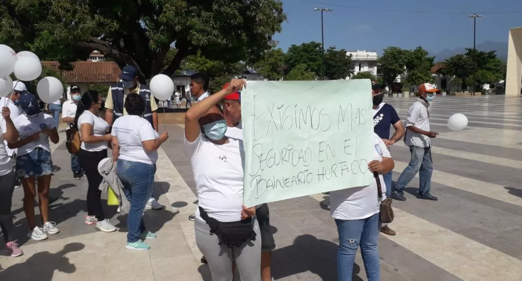 Vendedores marcharon para rechazar actos de inseguridad en el Balneario Hurtado
